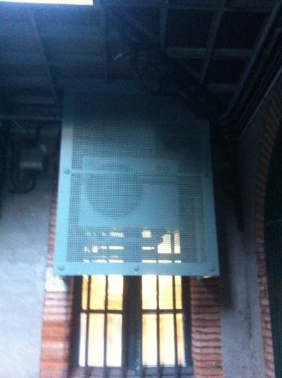 installation climatisation chauffage type monosplit LG dans une carterie à TOULOUSE