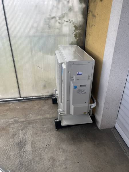 Installation d'un système de climatisation pompe à chaleur Air/Air Daikin chez un client à Toulouse